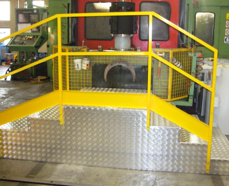 pedana in ferro verniciato e lamiera alluminio