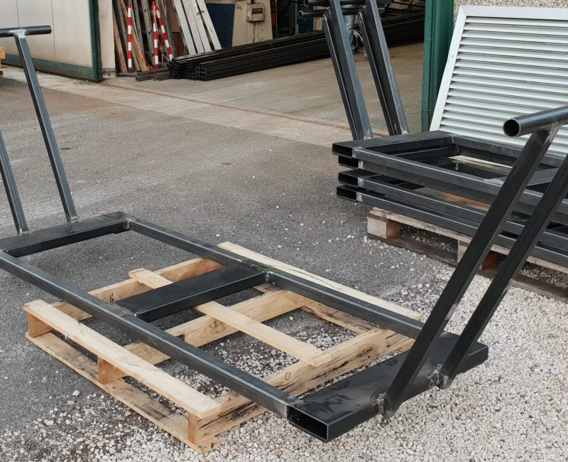 particolare supporto carrello in ferro